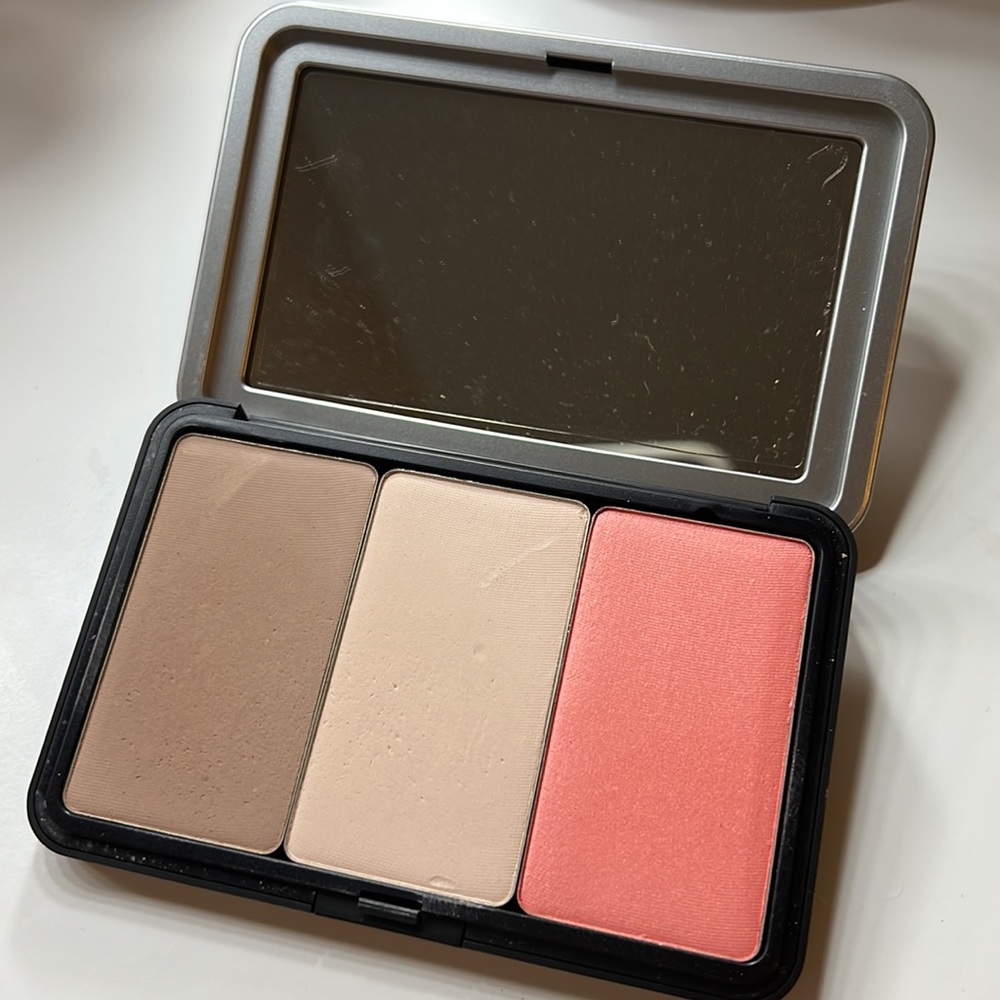 Make up For Ever custom bronze highlight and blush
